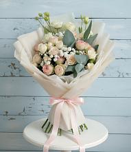 Букет цветов из:  Розы и Лизиантусы #REPLACE_PRED# Новоуткинске