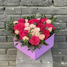 Цветочная композиция из Розы в коробке в Новоуткинске