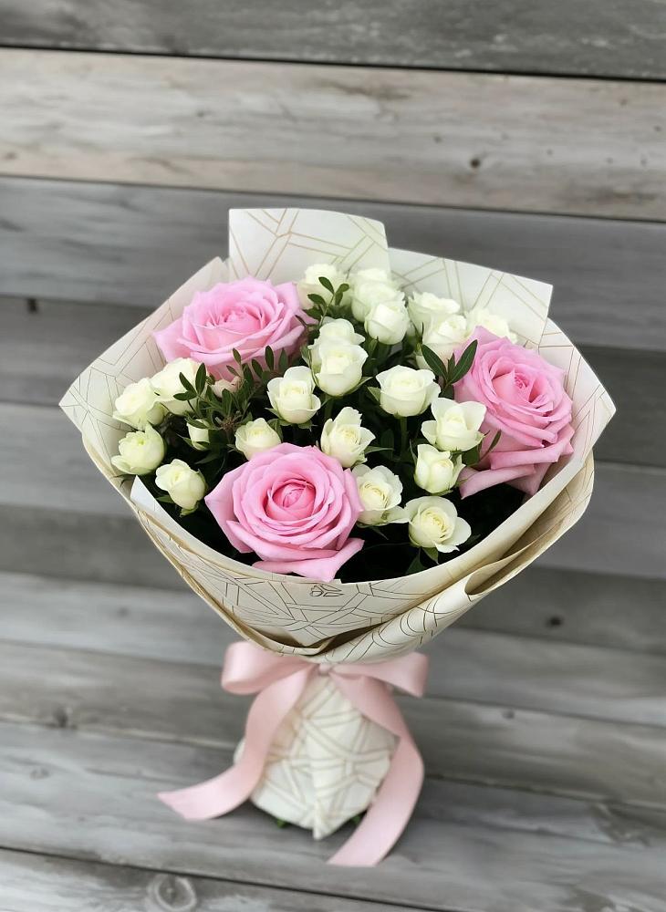 Букет цветов из: Розы в Новоуткинске