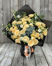 Букет цветов из:  Розы и Лизиантусы в Новоуткинске