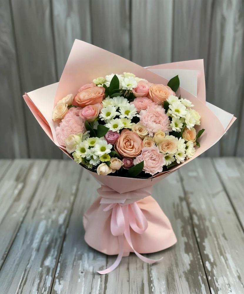 Букет цветов из: Гвоздики, Розы и Хризантемы в Новоуткинске