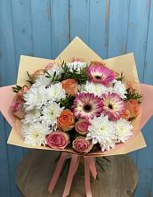 Букет цветов из:  Розы, Герберы и Хризантемы в Новоуткинске