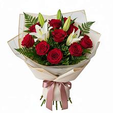 Букет цветов из:  Лилии и Розы в Новоуткинске