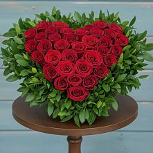 Цветочная композиция из Розы в виде сердца #REPLACE_PRED# Новоуткинске