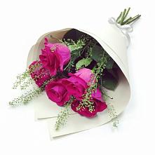 Букет цветов из:  Розы в Новоуткинске