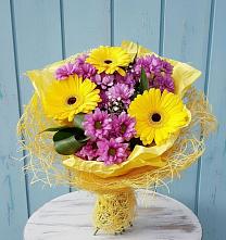 Букет цветов из:  Хризантемы и Герберы в Новоуткинске