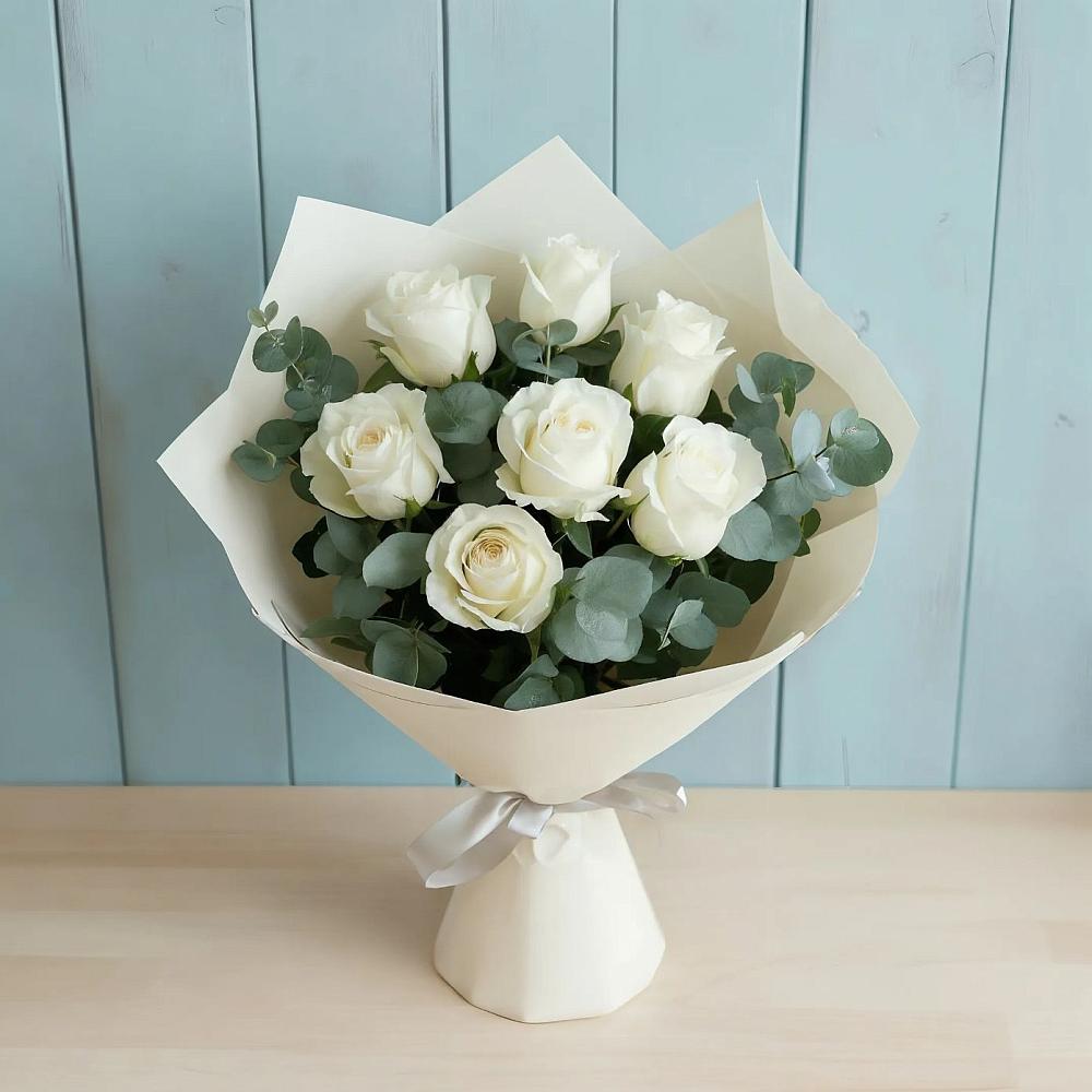 Букет Белые розы в Эвкалипте в Новоуткинске