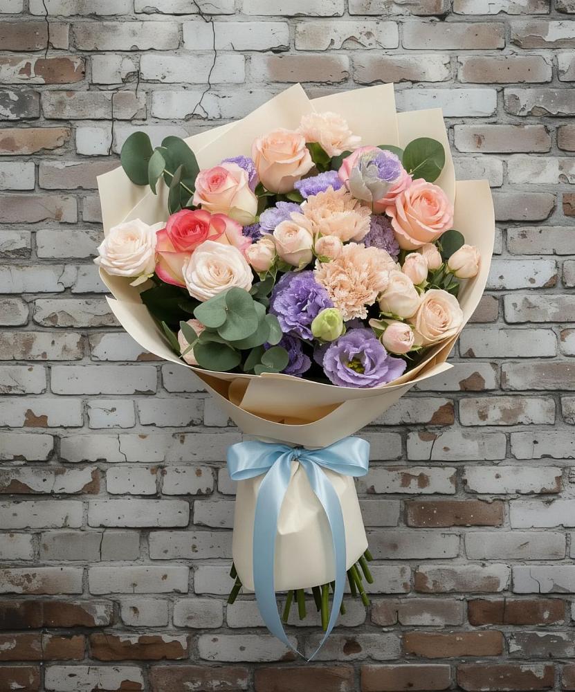 Букет цветов из: Розы, Лизиантусы и Гвоздики в Новоуткинске