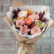 Букет цветов из:  Гвоздики, Хризантемы и Розы в Новоуткинске