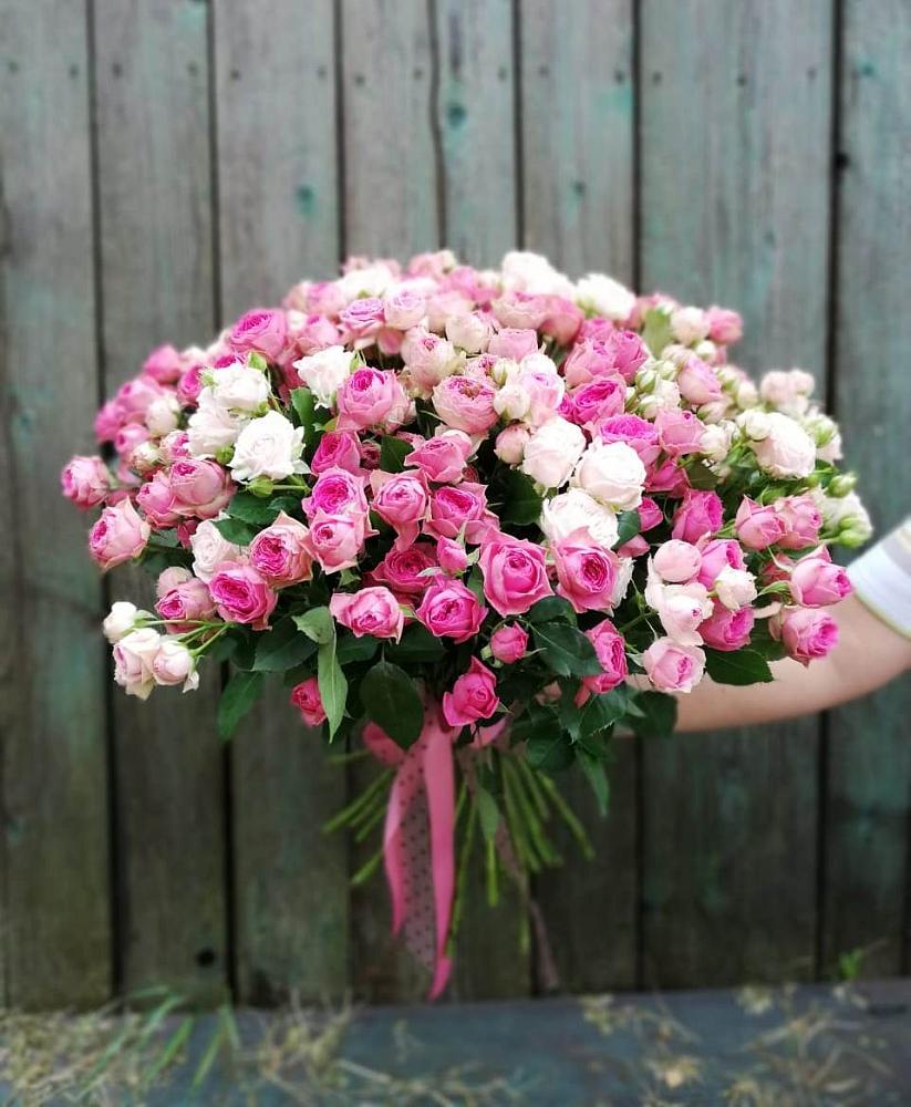 Букет Розовые кустовые розы Натали и Лав Лидия в Новоуткинске