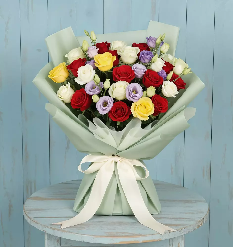 Букет цветов из: Розы в Новоуткинске